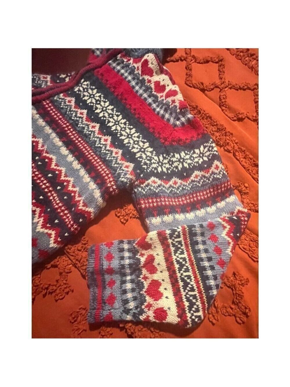 Heirloom  Collectibles sweater. Hearts, squares and diamonds. Size medium. - Picture 4 of 16